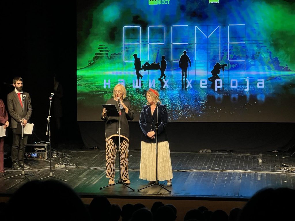 Соколачки средњошколци присуствовали пројекцији руских филмова у Народном позоришту у Источном Сарајеву