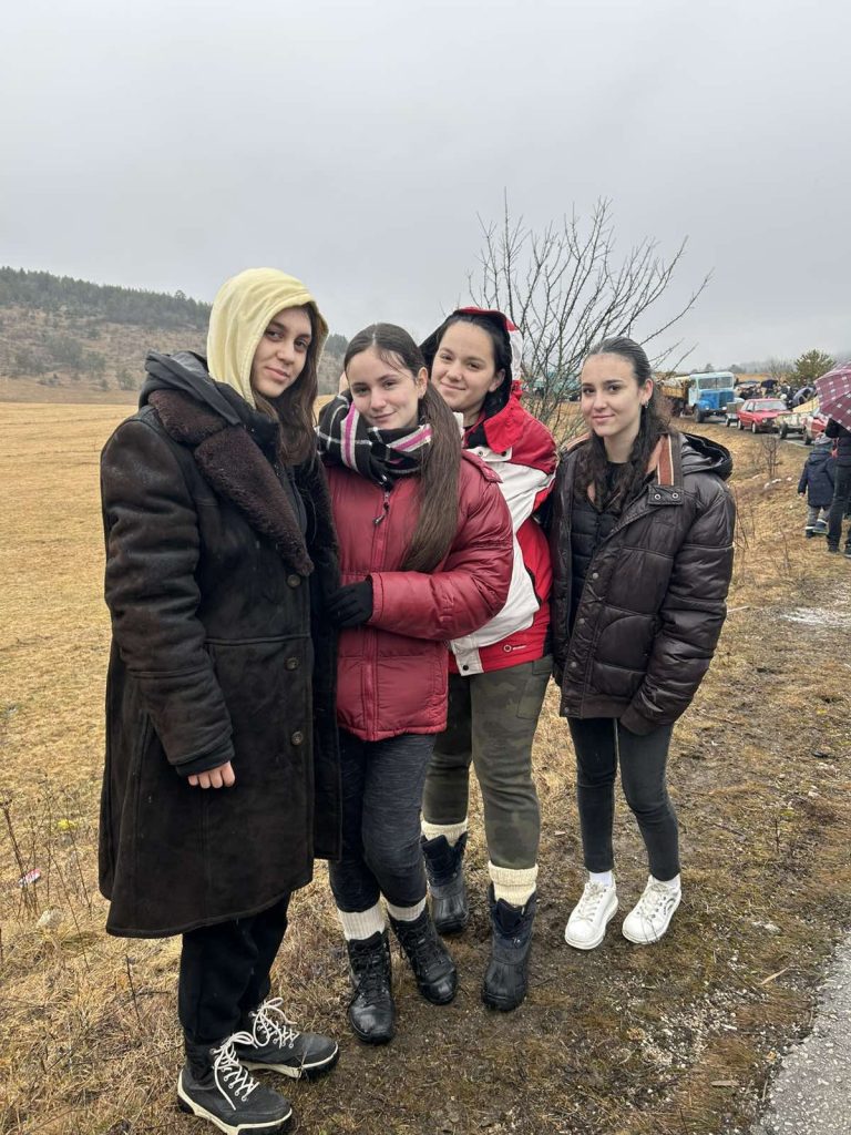 Средњошколци на снимању завршних сцена филма ,,Линија“