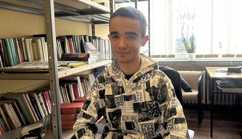 Иван Боровчанин освојио прво мјесто за пјесму ,,Пут свјетлости“