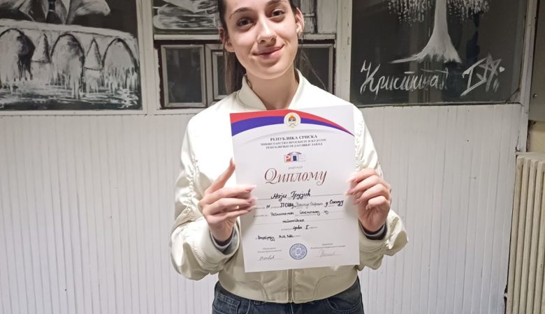 Гимназијалка Маја Грујић освојила прво мјесто на Регионалном такмичењу из математике