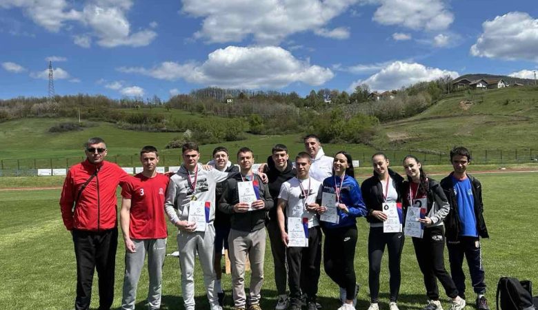 Седам медаља за наше ученике