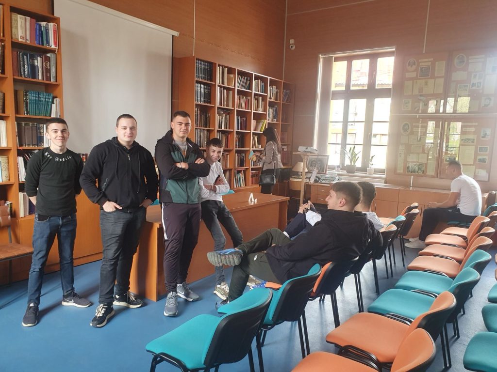 Посјета наших ученика из Подручног одјељења Народној библиотеци ,,Бранко Чучак“