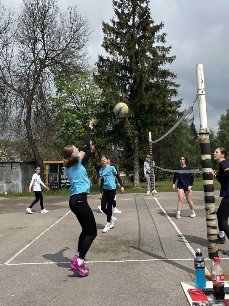 За екскурзију основаца