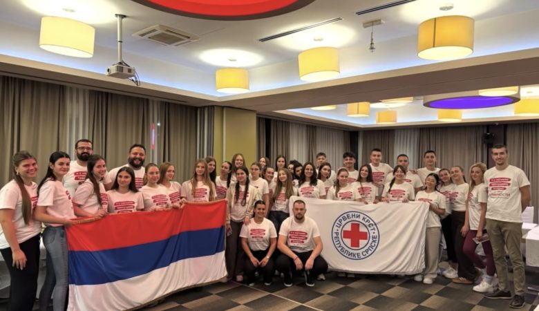 Волонтерка Сара